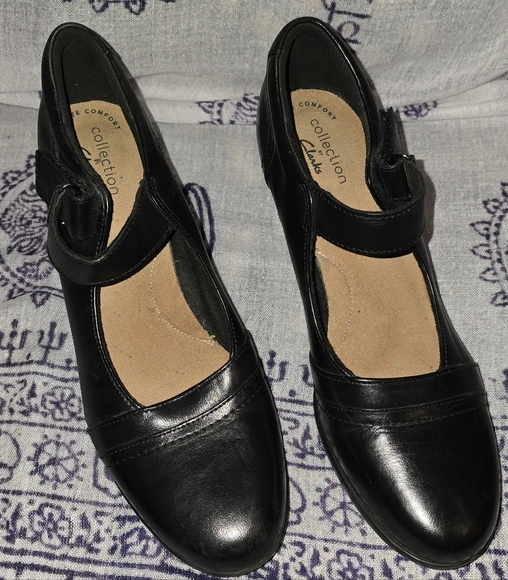 Designer Black Women's Heels - Picture 2 of 5